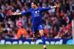 星空中国官网-“生死搏杀，四川省体育馆自由搏击赛火爆登场”